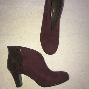 Suede ankle bootie 6.5
